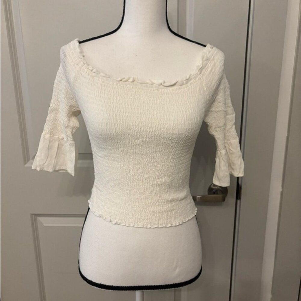 Kendall + Kylie white off-the-shoulder ruched cropped blouse 3/4 sleeve size M